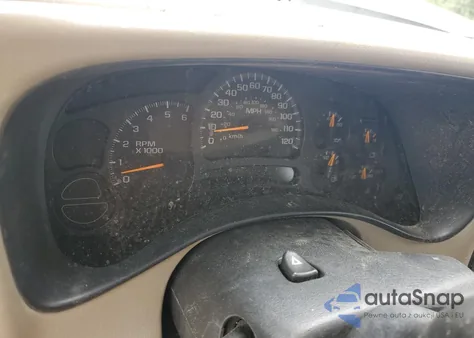 2004 Chevrolet Silverado C1500 z USA, uszkodzony, nr VIN 2GCEC19T541236184